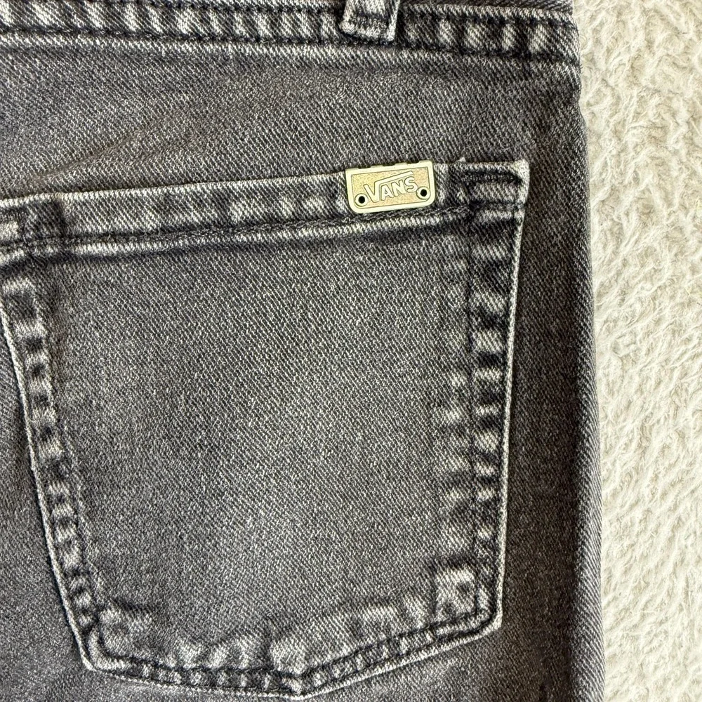 Vans Jeans Mens 30x32 Black Charcoal Wash Slim Skinny Stretch Denim VN-ONEKBLK